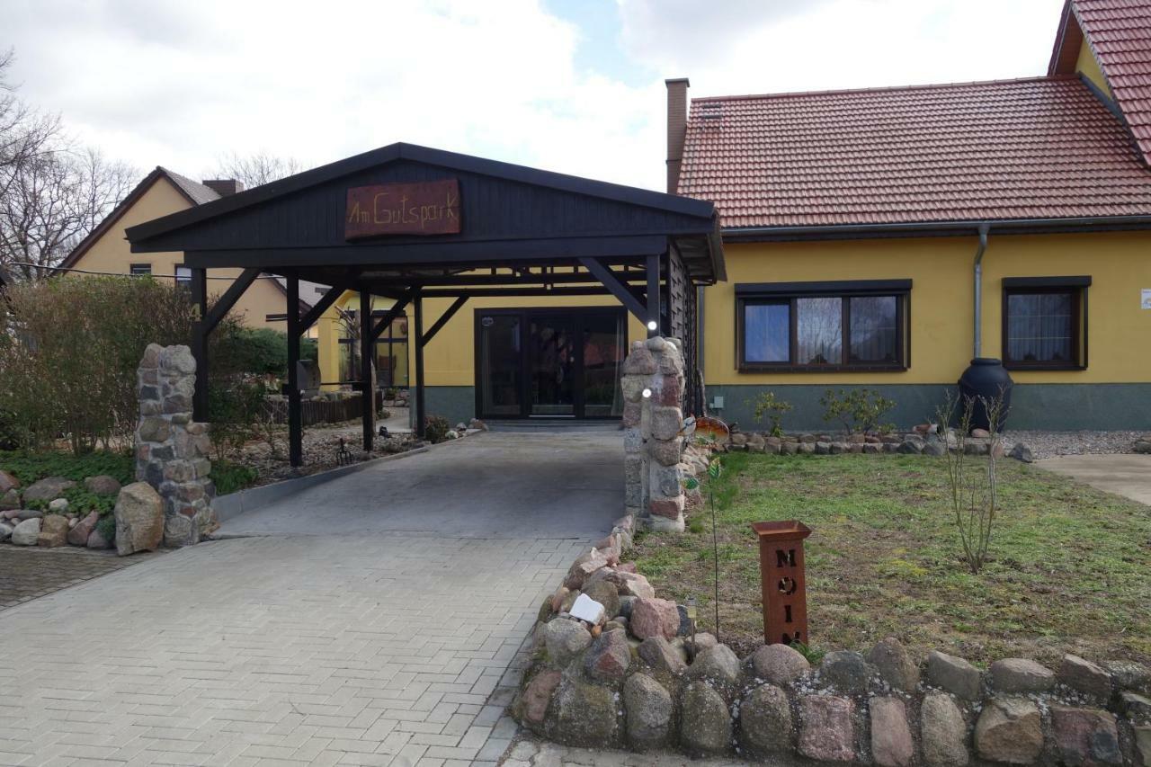 Ferienhaus "Am Gutspark" Alt Tucheband المظهر الخارجي الصورة